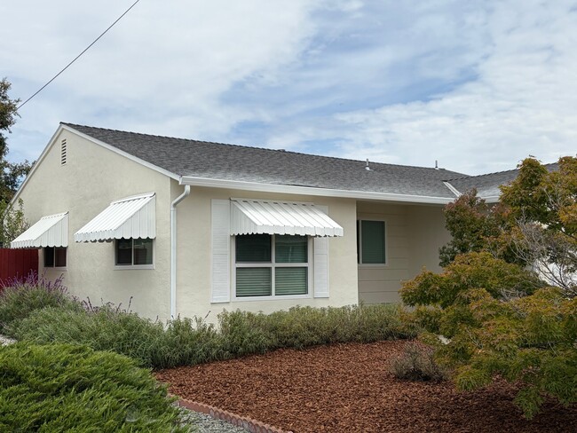 Foto del edificio - 1687 Lanier Ave