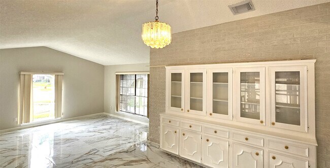 Foto del edificio - 1602 Luella Ave