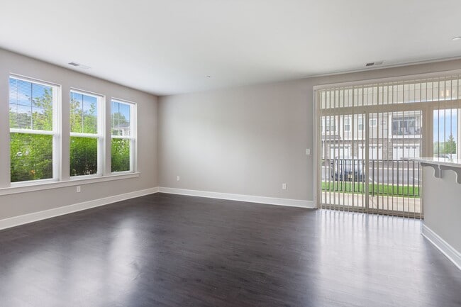 Interior Photo - Essex Chase