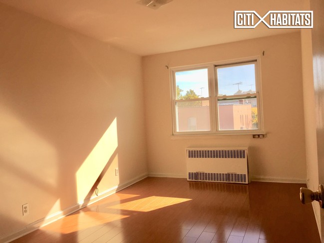 Building Photo - 3257 42nd St