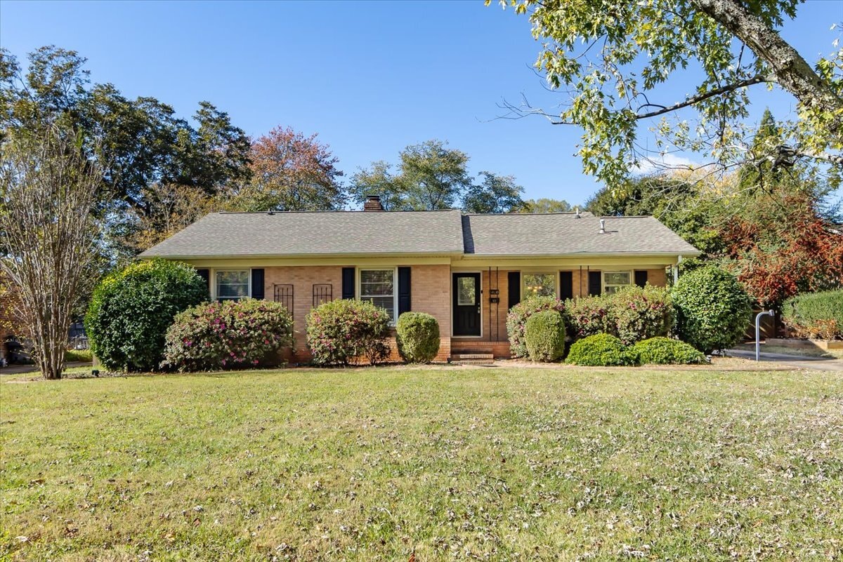 Foto principal - 5400 Farmbrook Dr