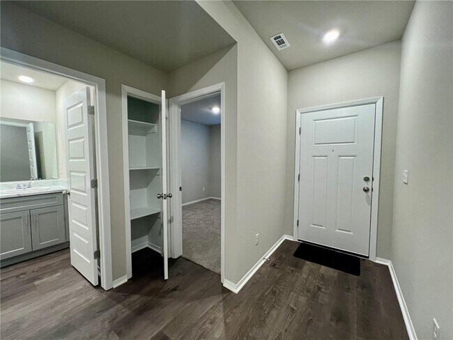 Foto del edificio - 3412 SW Adoration St