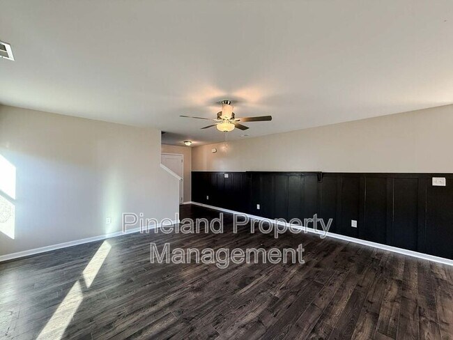 Foto del edificio - 475 Walters Run Dr