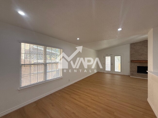 Foto del edificio - 5618 Wood Walk St