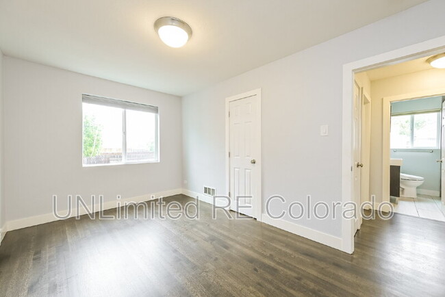 Building Photo - 1456 Elm St