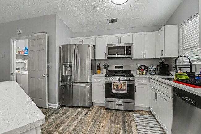 Foto del edificio - 1541 Clifton Downs Dr SE