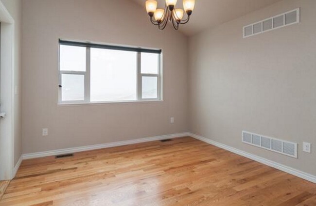 Foto del edificio - 1575 Barberry Ridge