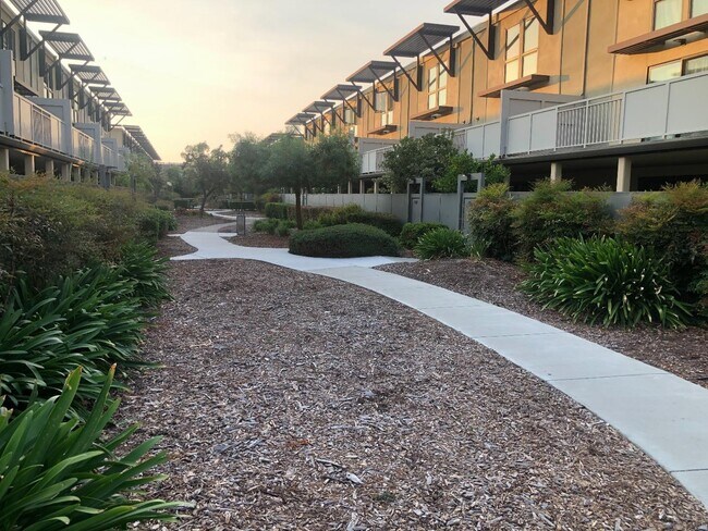 Photo - 6207 Admiralty Ln Townhome