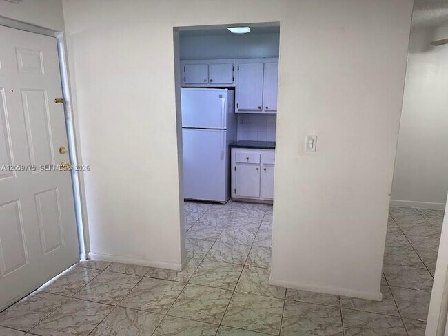 Foto del edificio - 9460 Fontainebleau Blvd