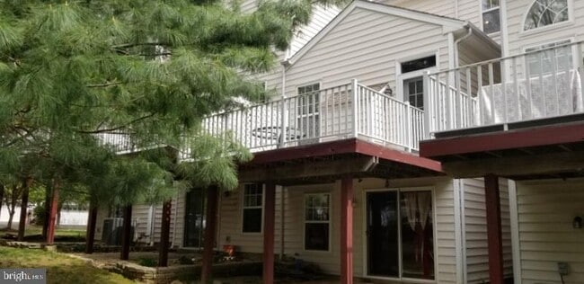 Building Photo - 104 Victoria Ct