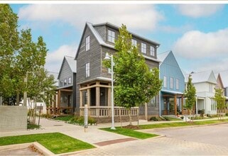 Building Photo - 940 Pedalers Ln