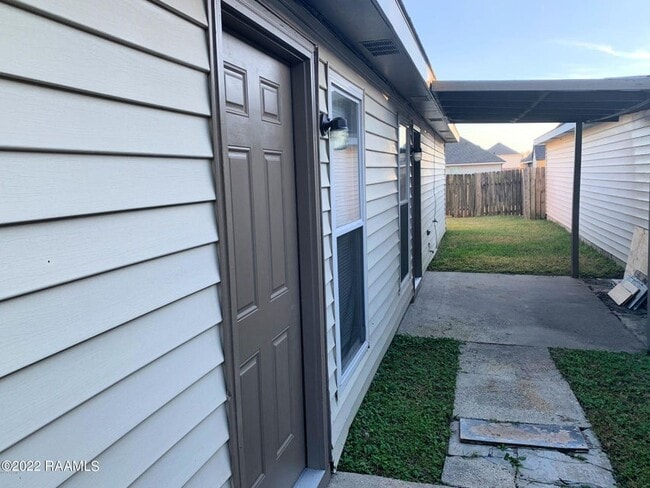 Building Photo - 220 Briarcliff Dr