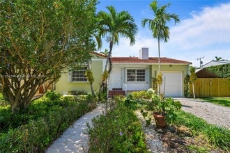 Building Photo - 2460 SW 24th St