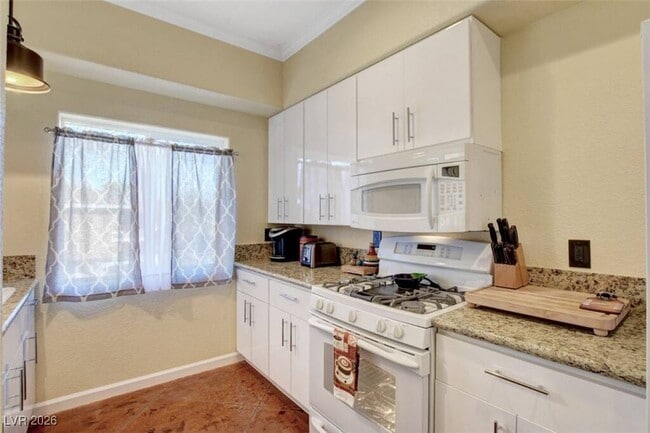 Building Photo - 481 Benedict Dr