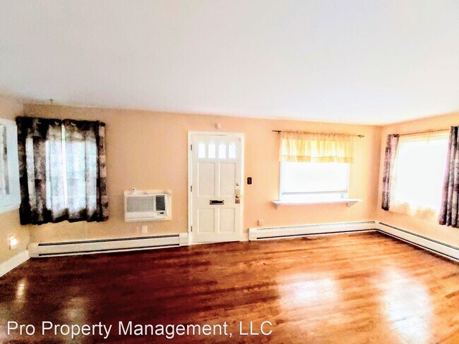 Building Photo - 4 br, 2 bath House - 136 WILMOT ROAD