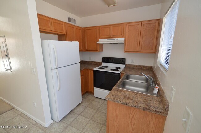 Foto del edificio - 4327 E Bellevue St