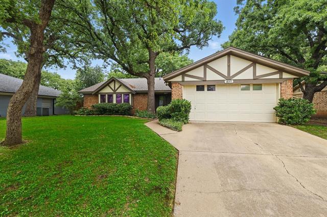 Foto del edificio - 837 Spring Lake Dr