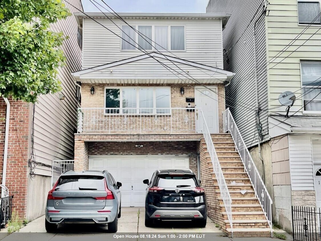 Primary Photo - 180 Griffith St