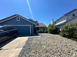 Building Photo - 9428 Plainoak Way