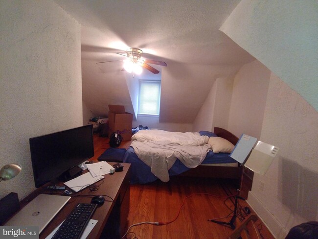 Foto del edificio - 330 S Hicks St