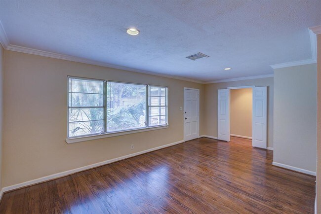 Foto del edificio - 4617 Birch St