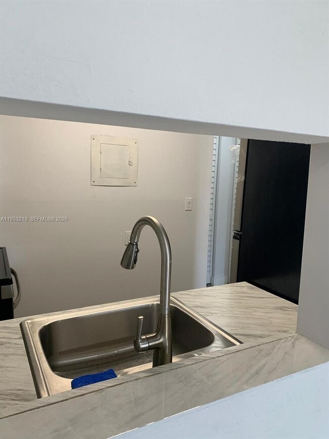 Foto del edificio - 271 NW 177th St