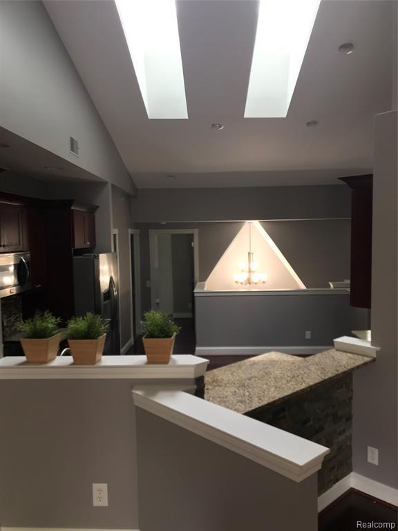 Building Photo - 41475 Copper Creek Dr