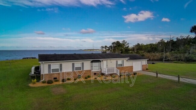 Foto del edificio - 144 Edgewater Dr