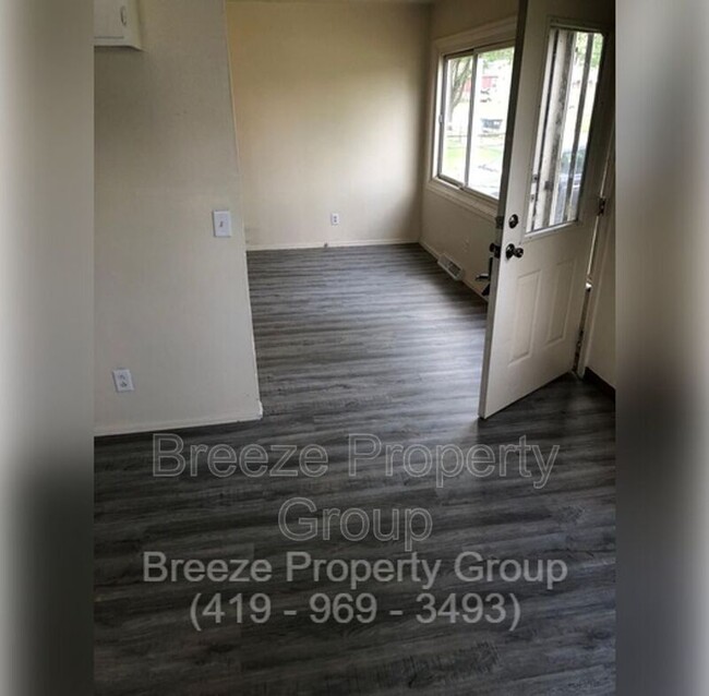 Foto del edificio - 2074 Price St