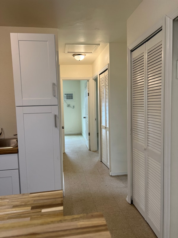 Photo - 2074 Springvale Dr House