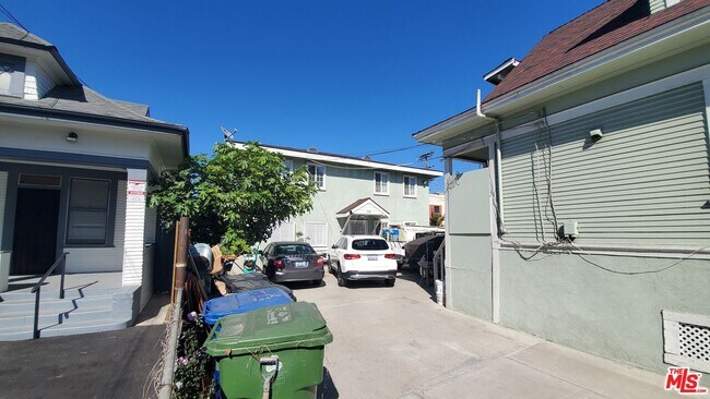Foto del edificio - 805 E 21st St