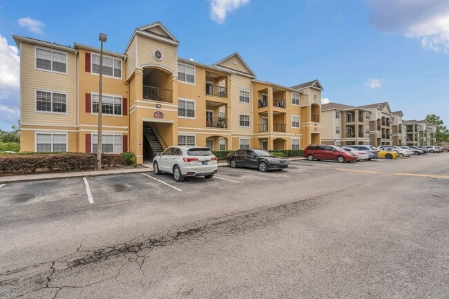 Available Now! Gated Community. - Available Now! Gated Community. Apartment