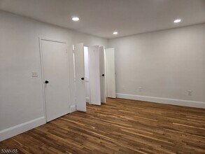 Building Photo - 43 Cottage St