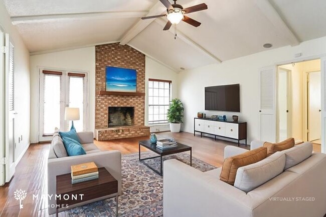 Building Photo - 2211 Benbrook Dr