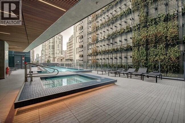 Building Photo - 777 Richards St