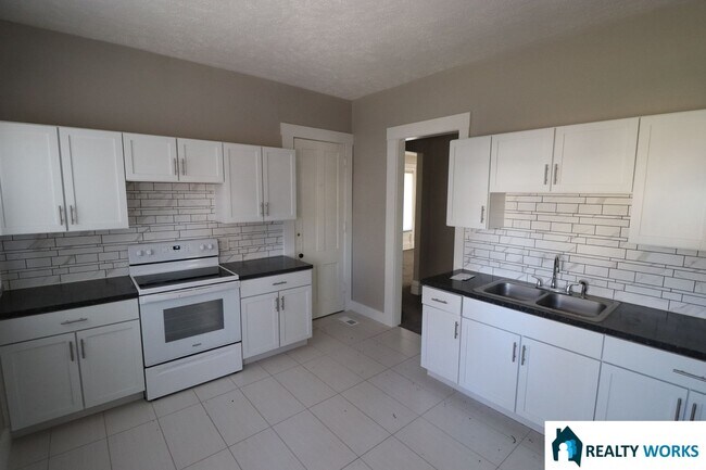 Foto del edificio - Spacious Two Bed One and a Half Bath