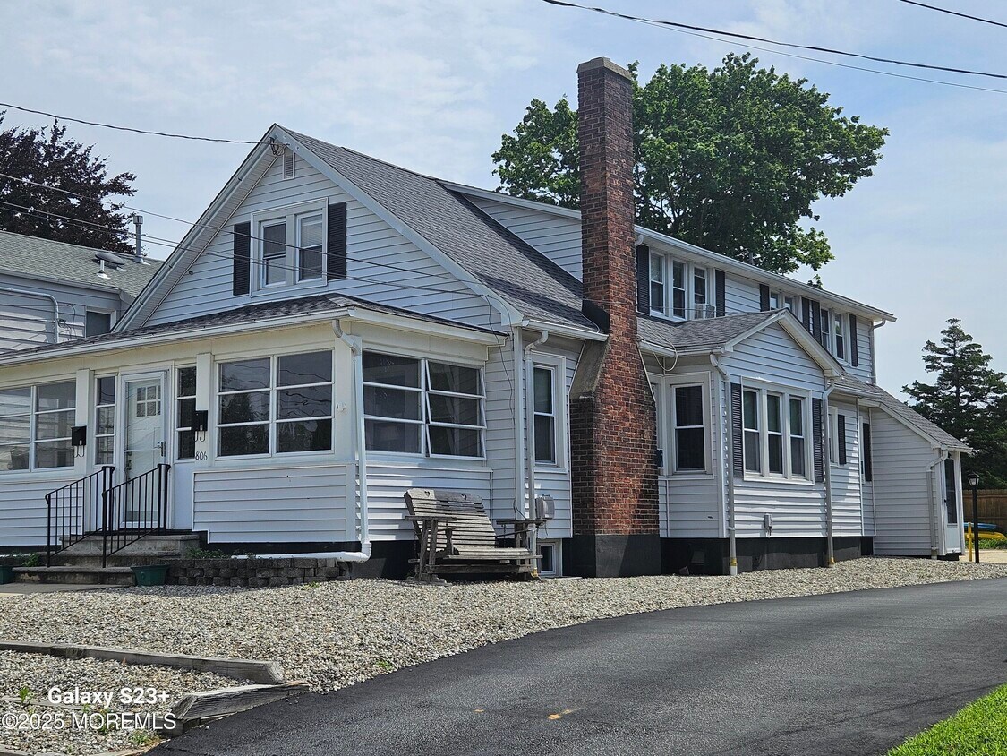 Foto principal - 806 Rue Ave