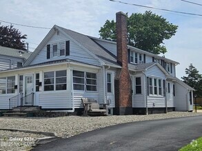 Building Photo - 806 Rue Ave