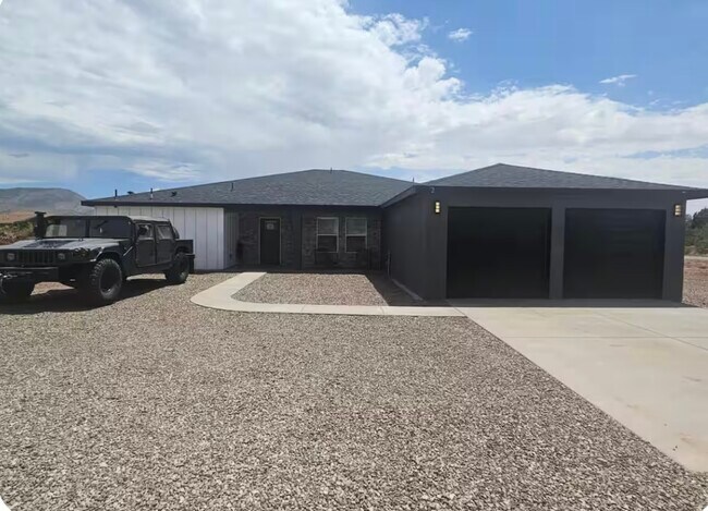 Building Photo - Calle Cadena