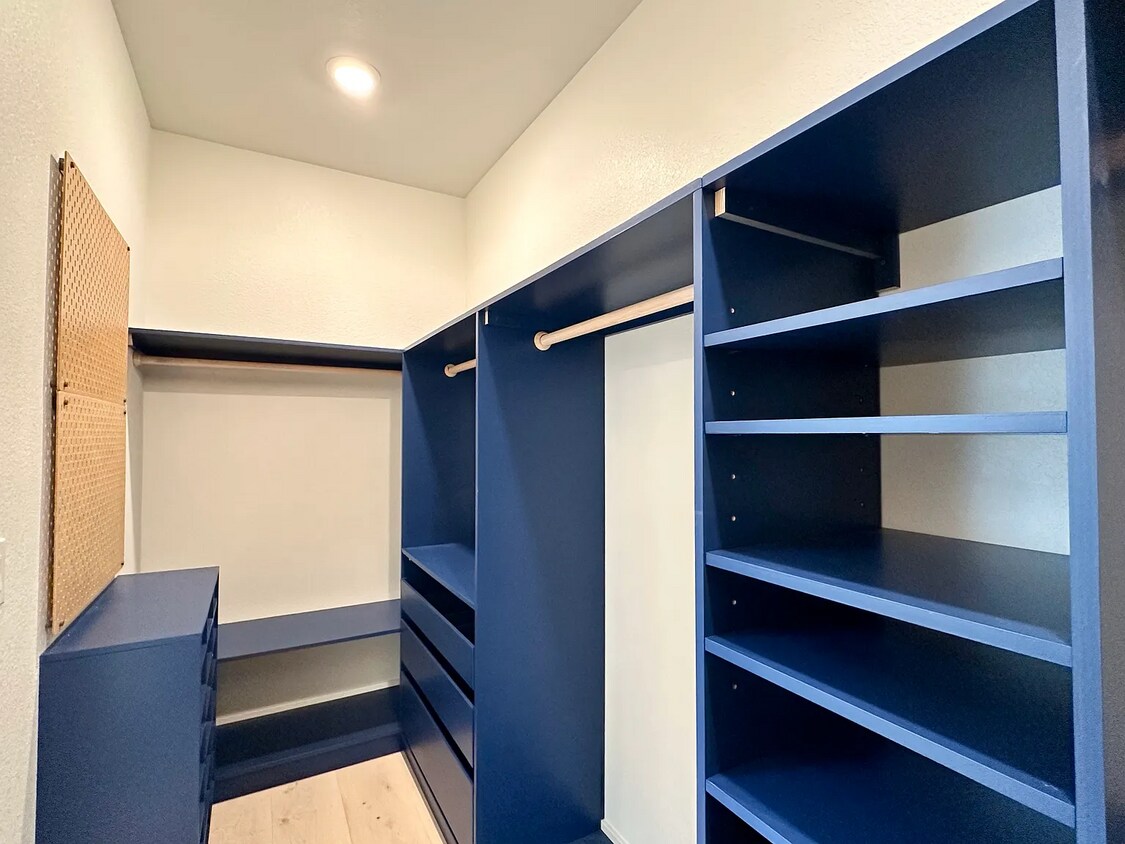 Foto principal - 6065 E 154th Pl