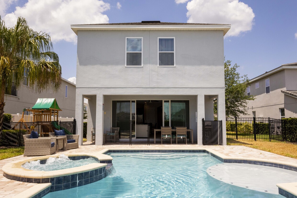 Primary Photo - 7650 Fairfax Dr