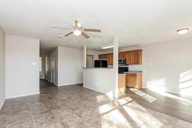 Foto del edificio - 1424 Pine Ln