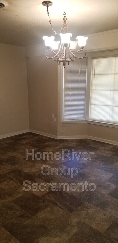 Building Photo - 1430 27th Ave