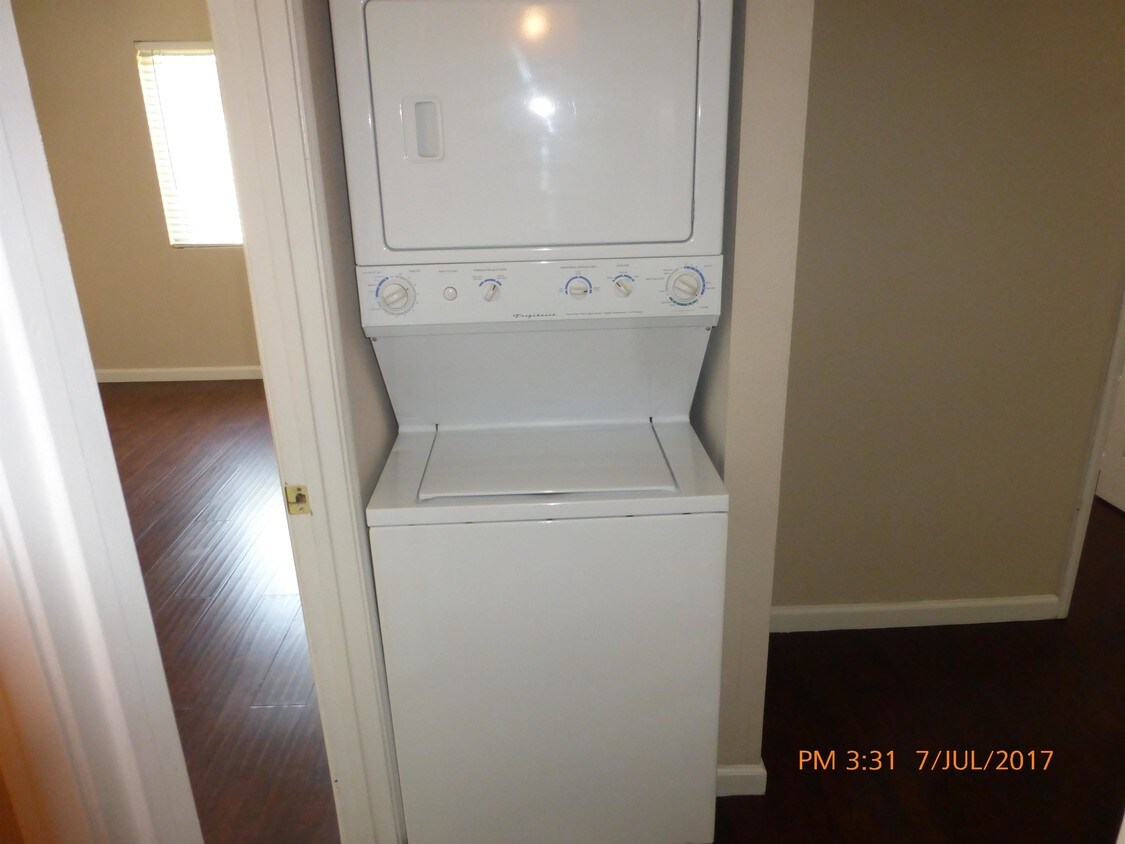Primary Photo - 3040 Alta View Dr