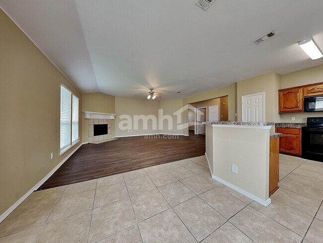 Foto del edificio - 313 Highland Valley Ct