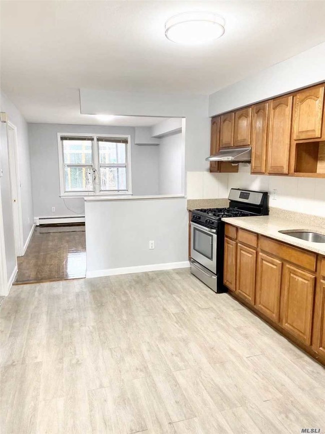 Foto del edificio - 170-9 Lithonia Ave