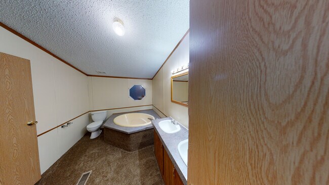 Building Photo - 192 Shadow Oaks Dr