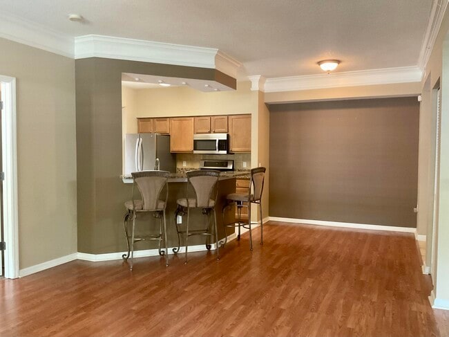 Building Photo - 4101 Myrtlewood Cir W