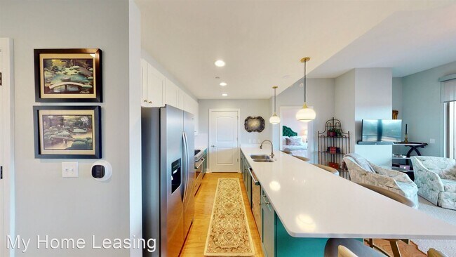 Building Photo - 2 br, 2 bath House - 701 Royal Court #412