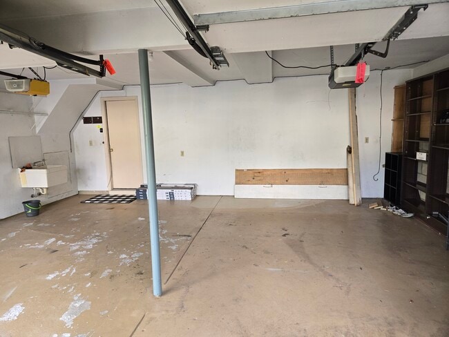 Building Photo - 7857 Cobdon Ave